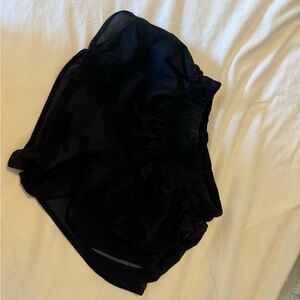 lululemon black camo hotty hot shorts size 2